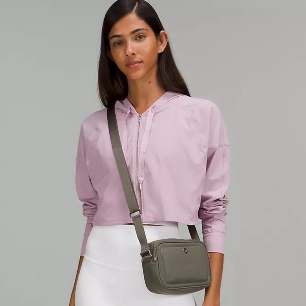 Lululemon crossbody bag 2L